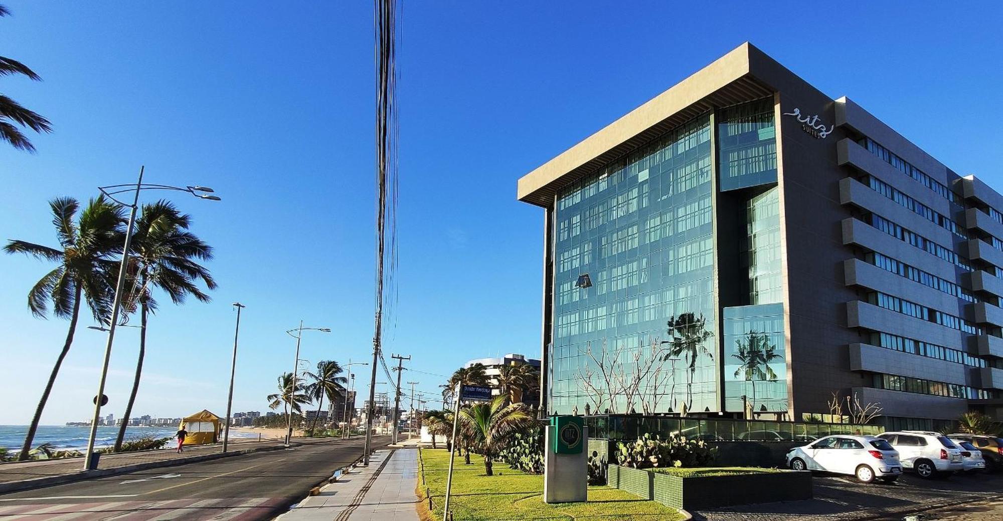 Flat Frente Mar C Limpeza Diaria | R601 *